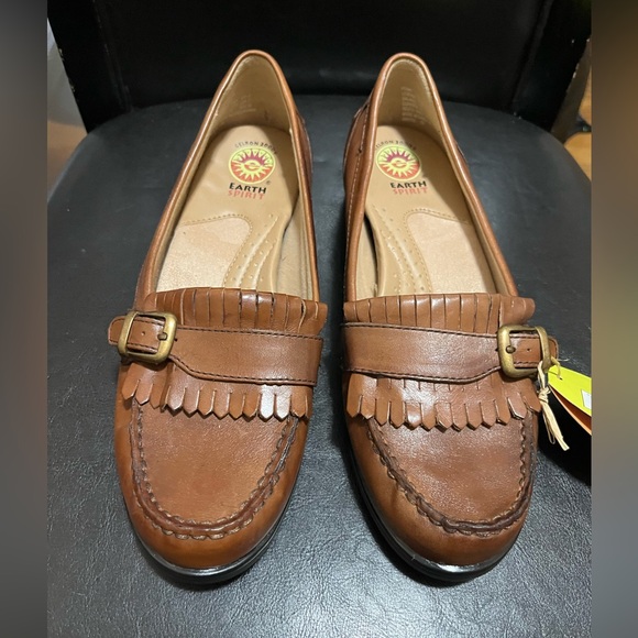 Earth Spirit Women’s Brown Penny Leather Loafers Size 9 Gold Buckles New - Picture 1 of 11